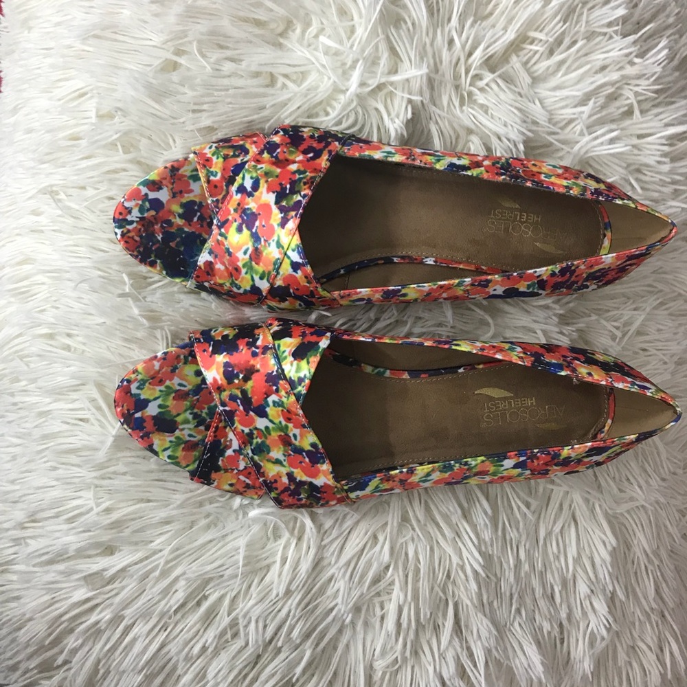 Aerosoles woman’s size 12W floral wedges